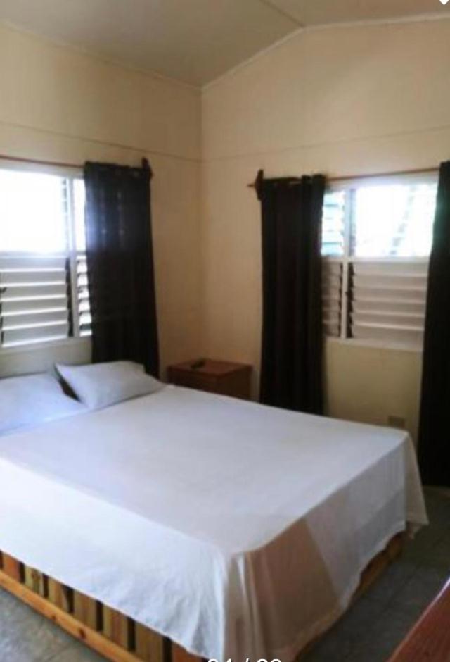 Andre'S Guest House Negril Habitación foto
